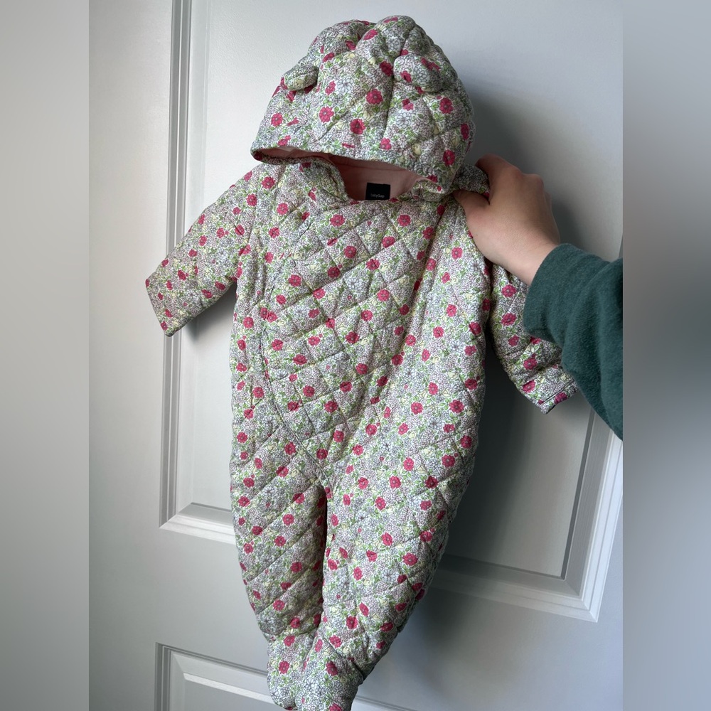 Baby Gap Floral Quilted One Piece Snowsuit Size 3-6mo